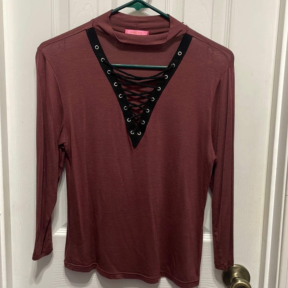 Social Teen Size M. Burgundy top with lacing